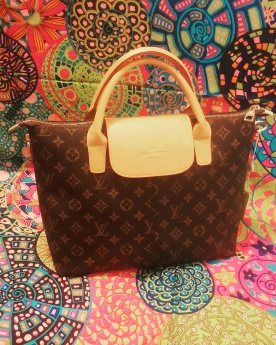 Сумки брендовые и шелковые шарфы, фотография 3