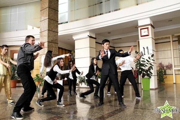 Флешмоб-поздравление, оригинальный подарок, фотография 2