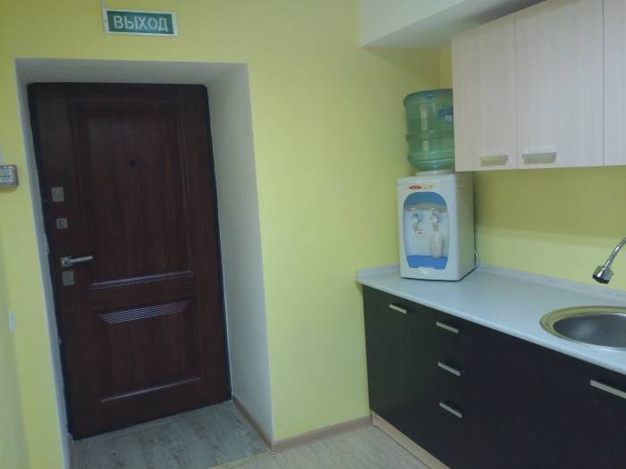 Срочно сдам или продам высокий цоколь, ул. Кенесары д 1, фотография 8