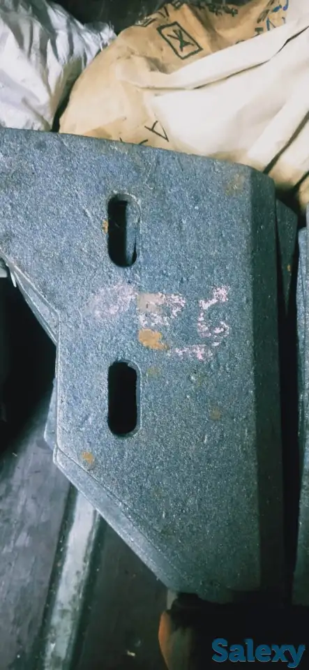 Броня.Стойки и лопатки БСУ ( бетоносмесительных установок), фотография 9