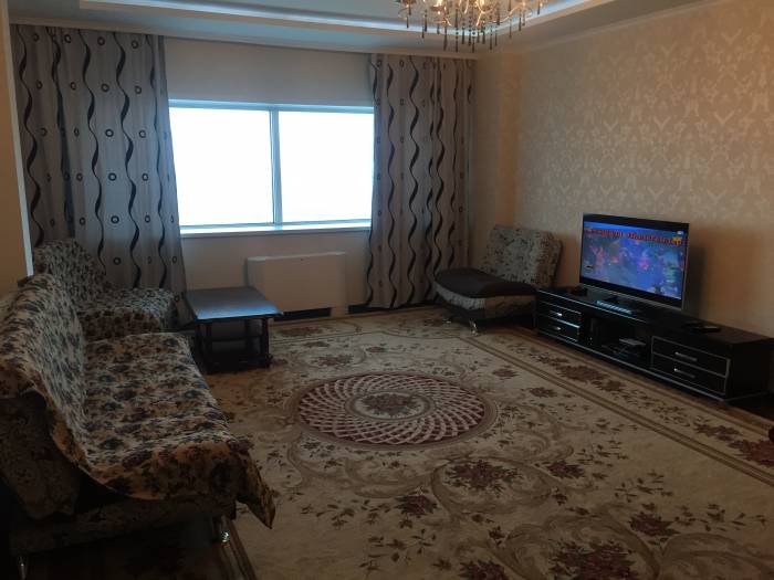 Сдаю квартиру, ул. Достык 5/1, фотография 1