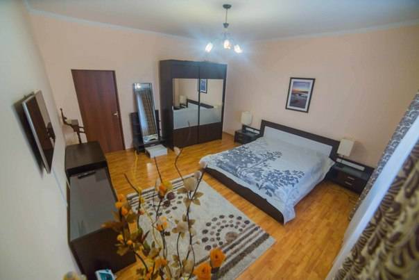 Суточная квартира, Кунаева 14.2, фотография 1