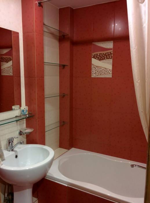 Продам 2х комнатную квартиру в районе магазина 