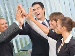 Менеджер по продажам в офисе, фотография 1