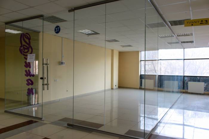 Срочно сдам помещение под торговлю!, м/р Самал-1, фотография 1