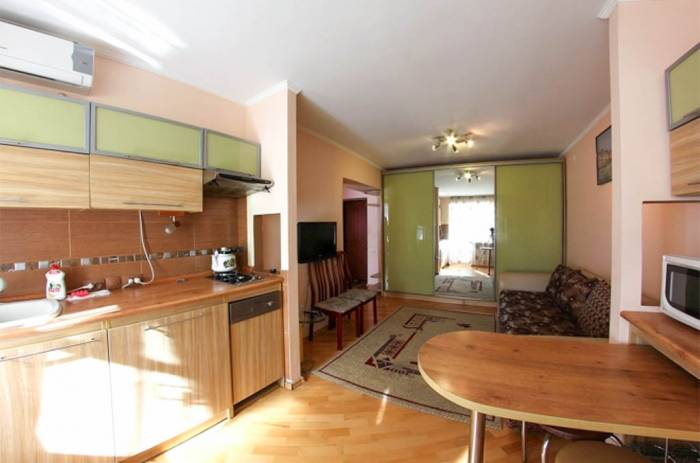 1 комнатная квартира посуточно, ул. Панфилова 114, фотография 2