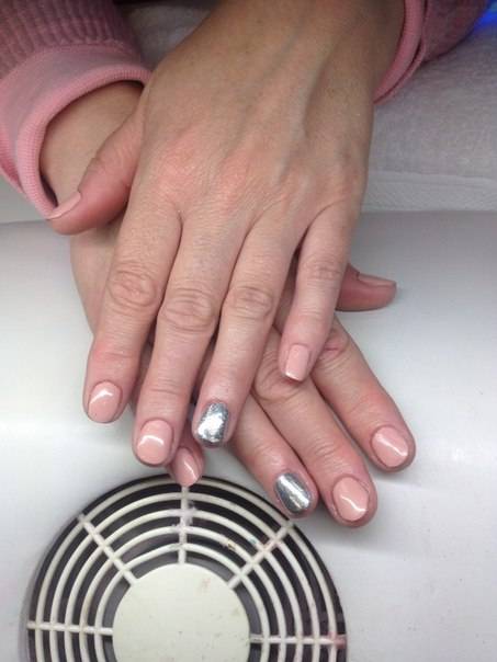 Аппаратный маникюр, покрытие гель лаком. , фотография 3