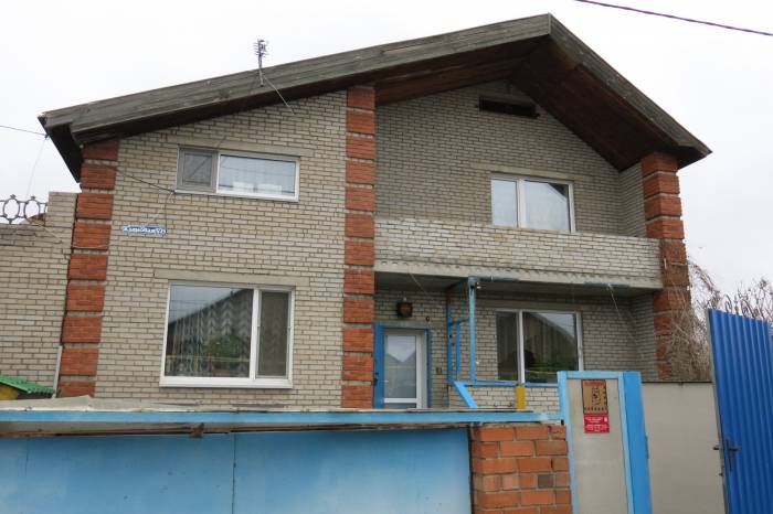 Продажа благоустроеного коттеджа с ухоженным садом, фотография 2