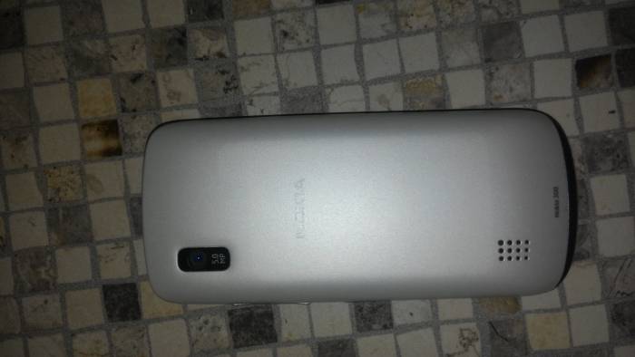 Nokia Asha 300, фотография 2