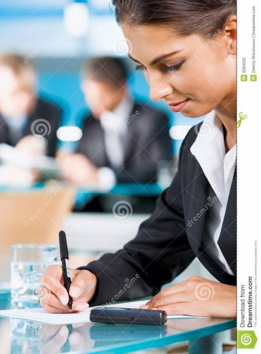 Очень нужна работа. Образование высшее. Знаю 4 языка., фотография 1