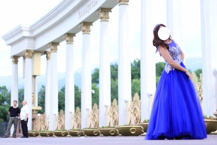 Дешево продаю пышное вечернее платье (на выпускной), фотография 3