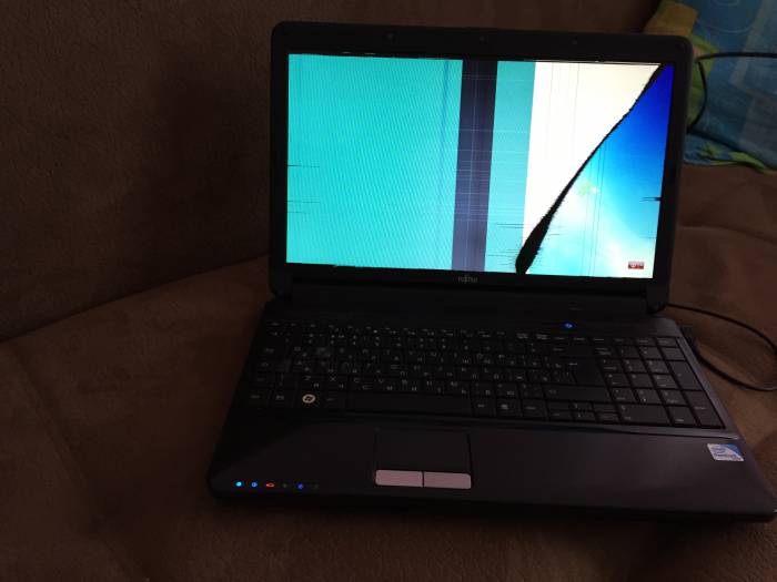 Fujitsu AH530 на запчасти .включая зарядку и батарею оригинал, фотография 1