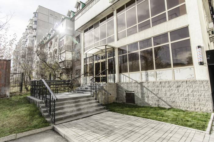 СРОЧНО! Сдам в аренду помещение под офис, ул. Розыбакиева 113, угол Джандосова, фотография 1