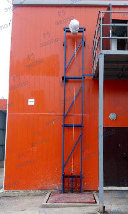 Консольные (мачтовые) грузовые подъемники, фотография 1