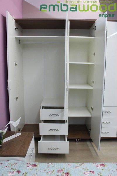 Срочно продам спальный гарнитур 