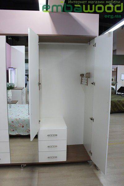 Срочно продам спальный гарнитур 