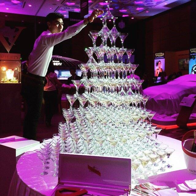 Пирамида из шампанского, украшение любого праздника и мероприятия, фотография 2