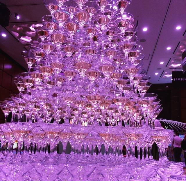 Пирамида из шампанского, украшение любого праздника и мероприятия, фотография 3