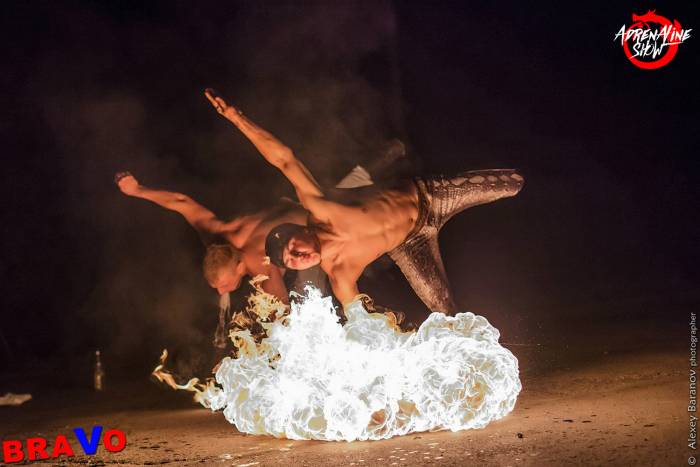 Световое  и огненное шоу Adrenaline , фотография 7