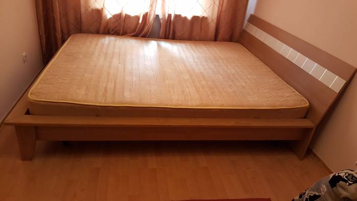 Продам двухспальную кровать и две тумбочкм, фотография 3