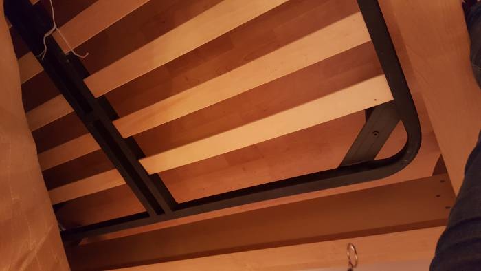 Продам двухспальную кровать и две тумбочкм, фотография 5