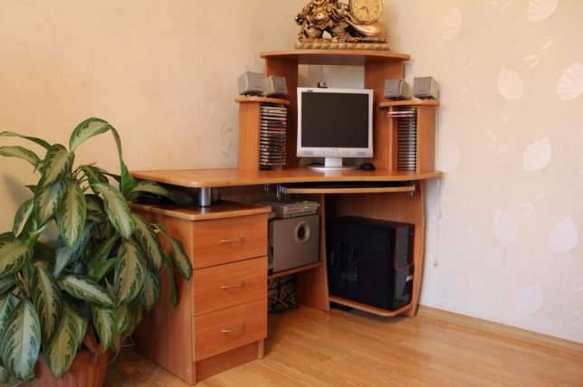 Продам компьютерный стол, фотография 1