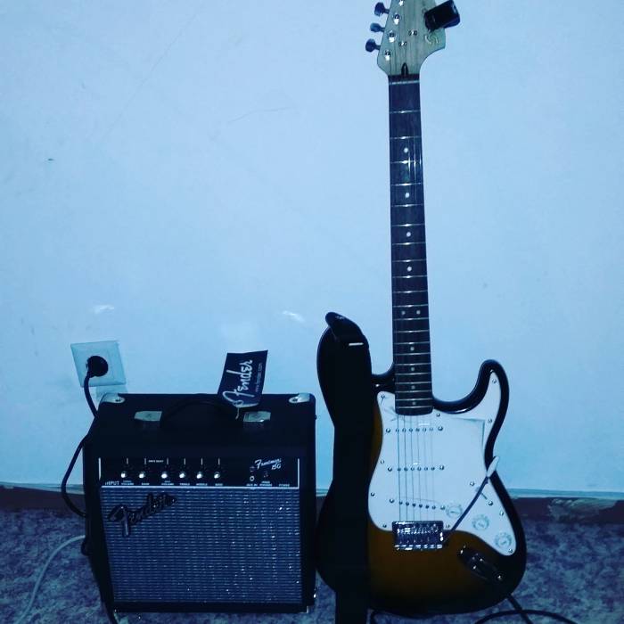 Электро гитара, фотография 1