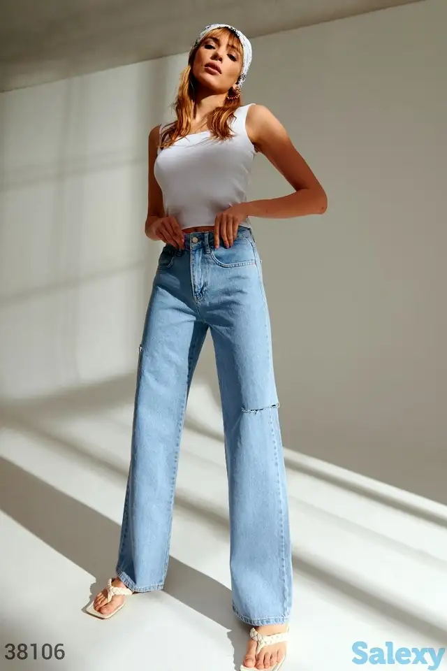 Широкие джинсы с разрезом, фотография 1