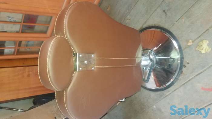 Продам кресло парикмахерское с откидной спинкой, фотография 1