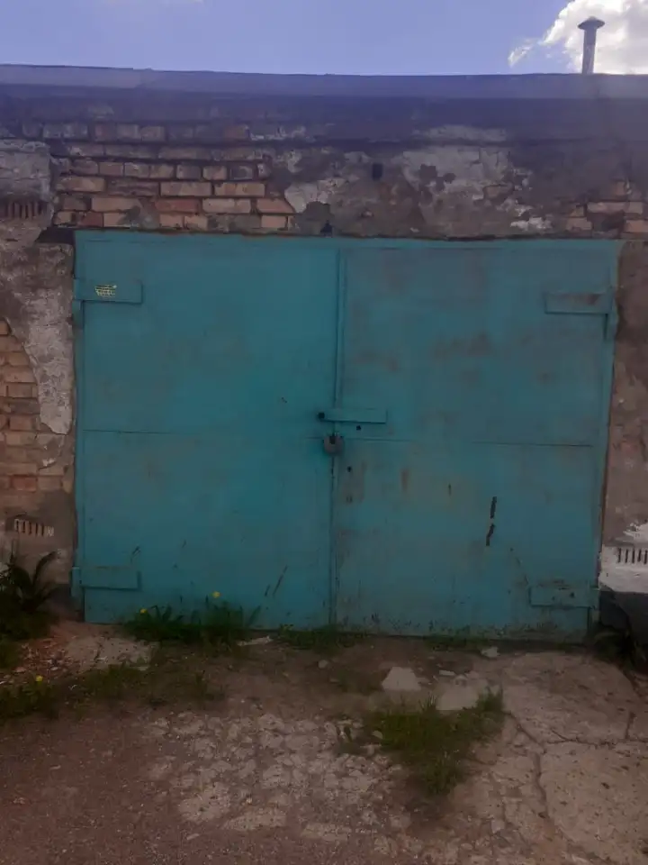 продаю срочно, мкр Юго-Восток,  30й микрорайон , блок 2, ряд 14, гараж 34А., фотография 4