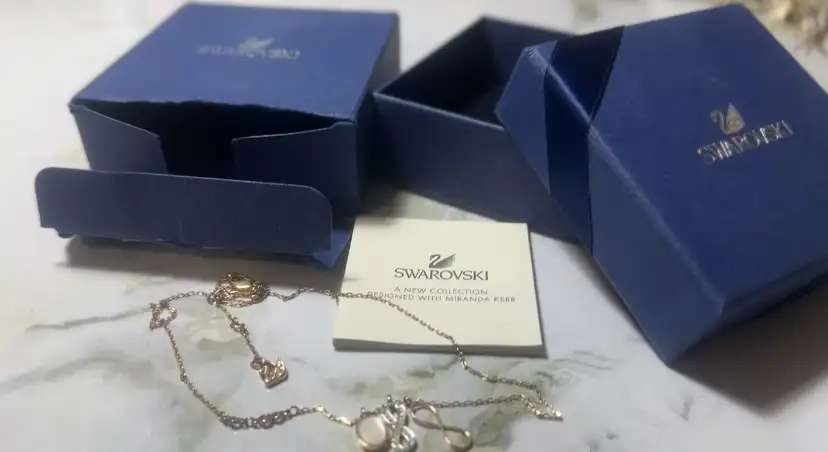 Продам колье Swarovski Duo Infinity Pendant. Коллекция: Miranda Kerr, фотография 10