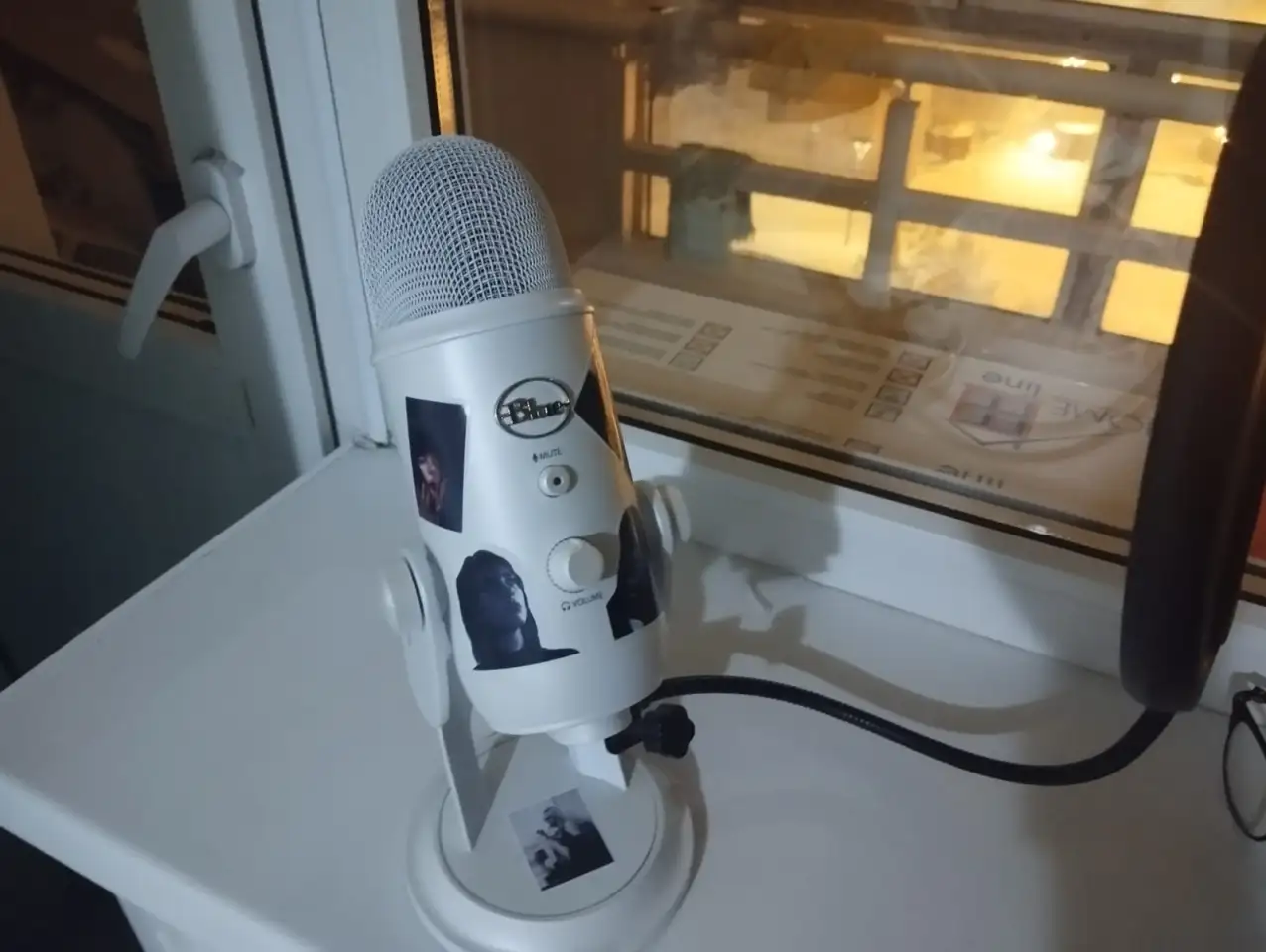 USB микрофон Blue Yeti белый, фотография 1