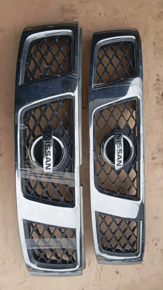 Nissan Pathfinder  R51  решетка радиатора, фотография 1