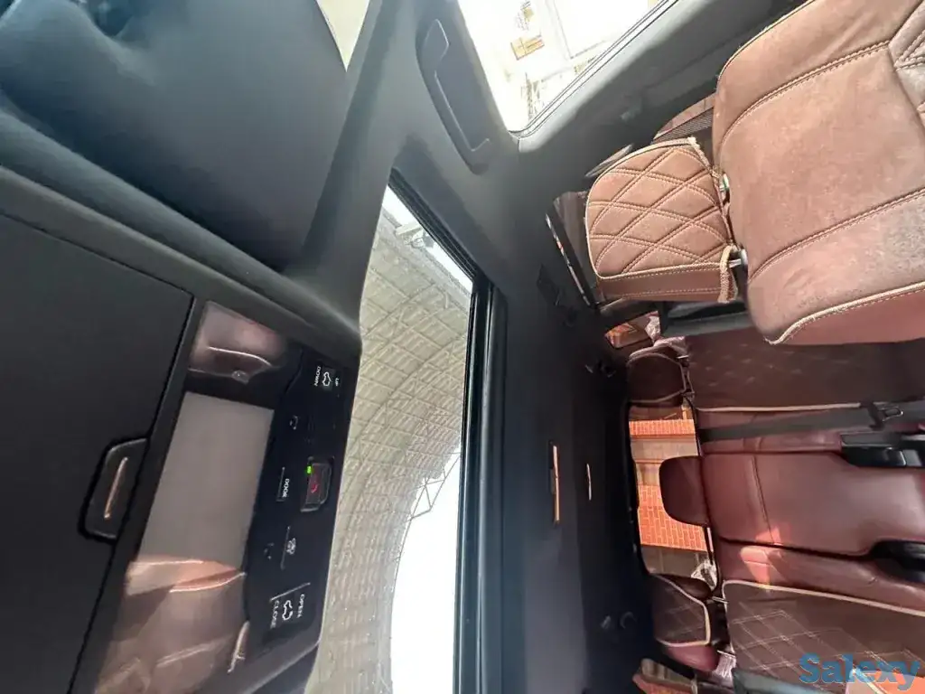 LEXUS 570.  2018 год, фотография 20