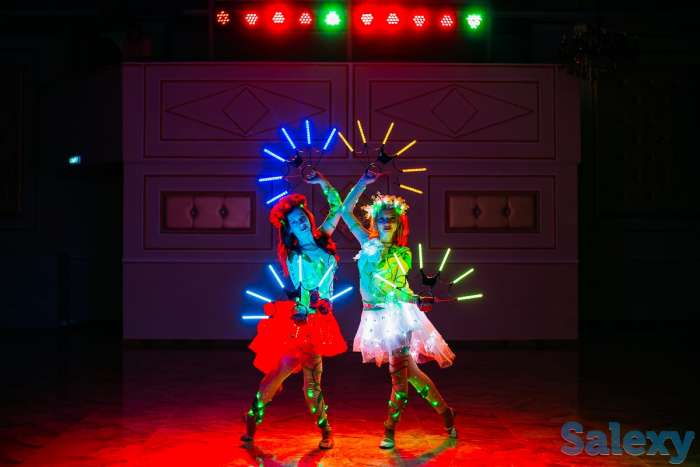 Световое шоу на праздник, фотография 1