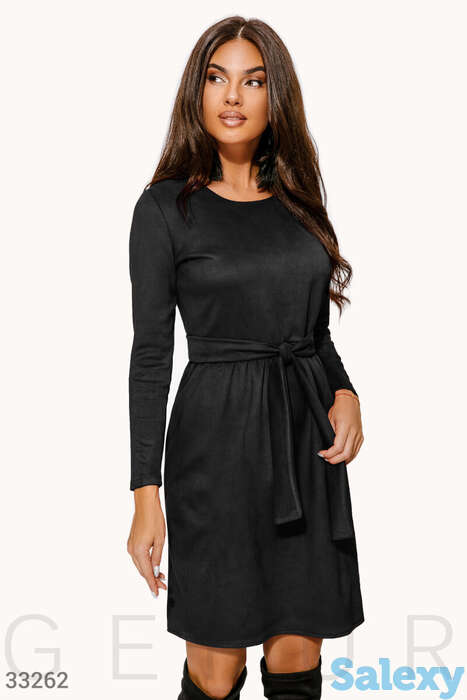 Черное платье-клеш, фотография 1