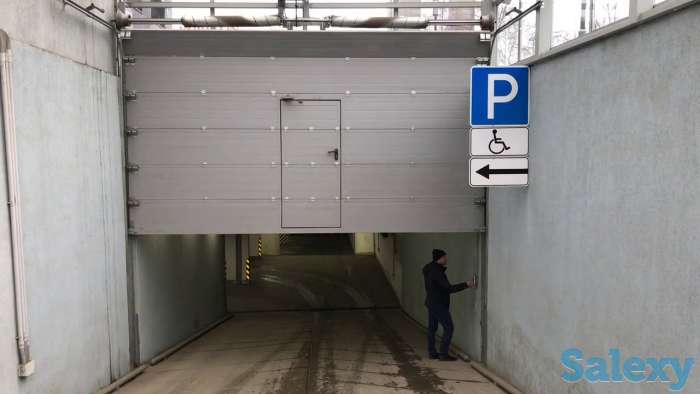 Секционные противопожарные ворота 3000 х 2500  со встроенной калиткой, фотография 2