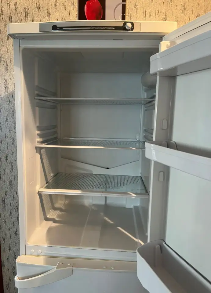 Продаётся холодильник Indesit, фотография 3