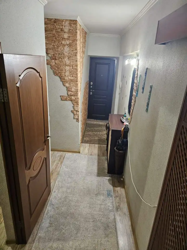 Продам трёхкомнатную квартиру в районе пересечения улиц Джандосова и Яссауи., фотография 4