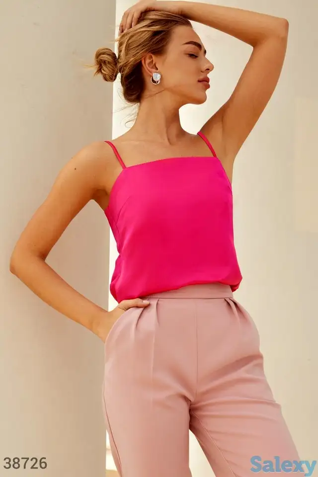 Шелковый топ насыщенного оттенка, фотография 1