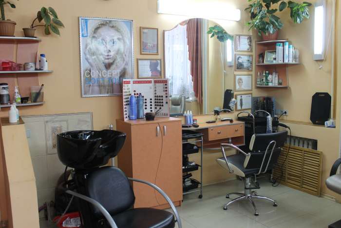Сдам в аренду действующий парикмахерский салон, ул.Бурова 51а, фотография 2