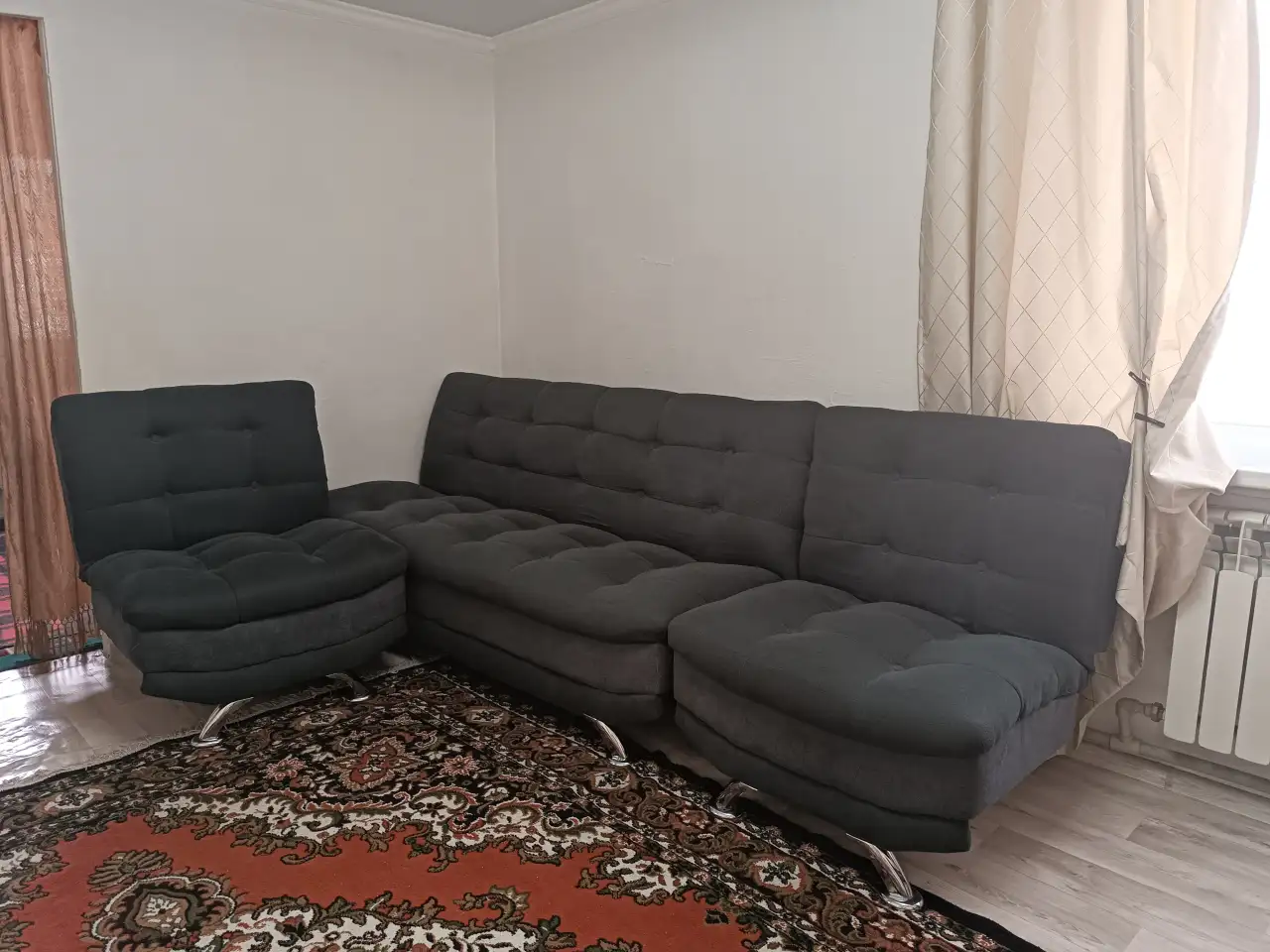 Диван с двумя креслами, фотография 1