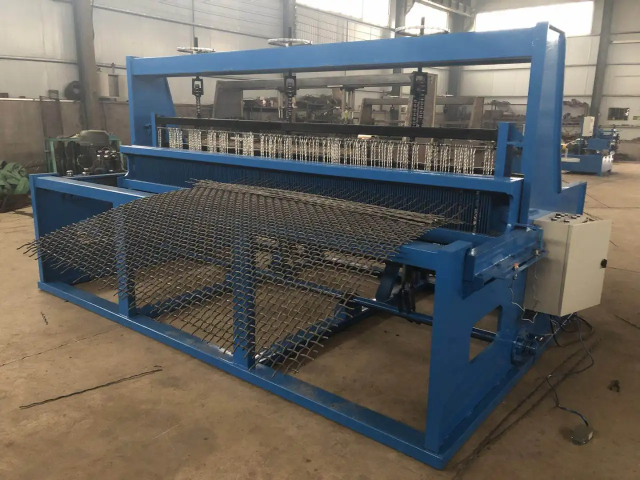 Полуавтоматическое оборудование для плетения сетки для грохотов, фотография 3