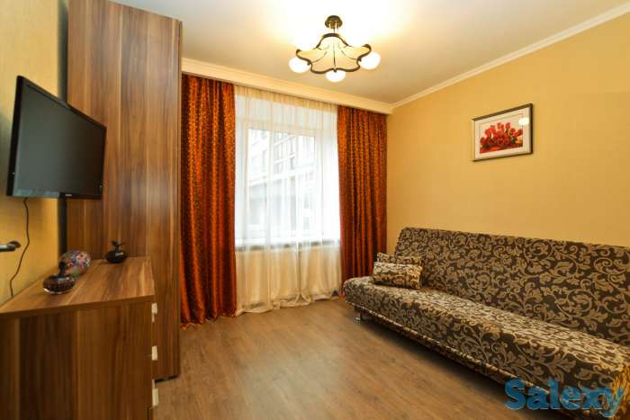 Аренда посуточно 2-комнатная квартира в 12 мкр, Шаляпина - Берегового, фотография 1