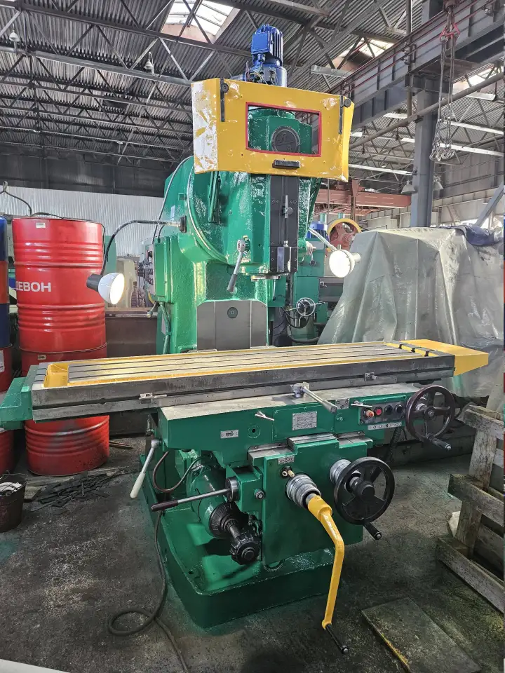 Вертикально-фрезерный станок ВМ127М 1993 г., фотография 1