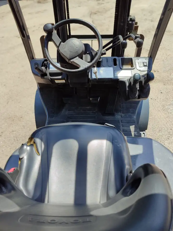 Вилочный погрузчик Toyota 8FG15 из Японии, фотография 9