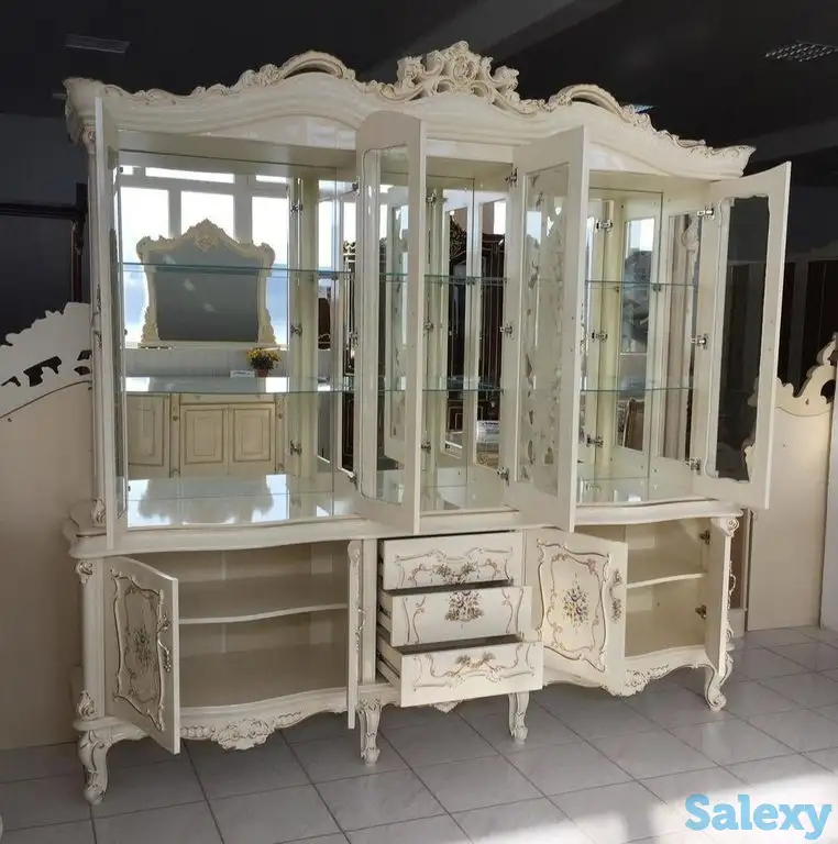 Гостиная витрина Шанель. Производство Россия, фотография 2