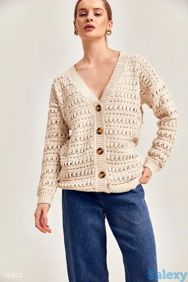 Бежевый кардиган с узором, фотография 1