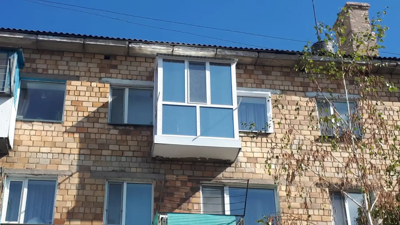 Установка крыши на балконах верхних этажей.балконы под ключ., фотография 2