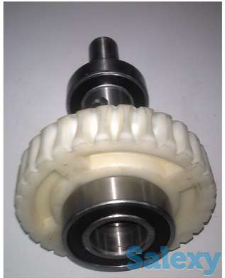 Рабочий вал двигателя с шестеренкой и подшипниками в сборе, фотография 2